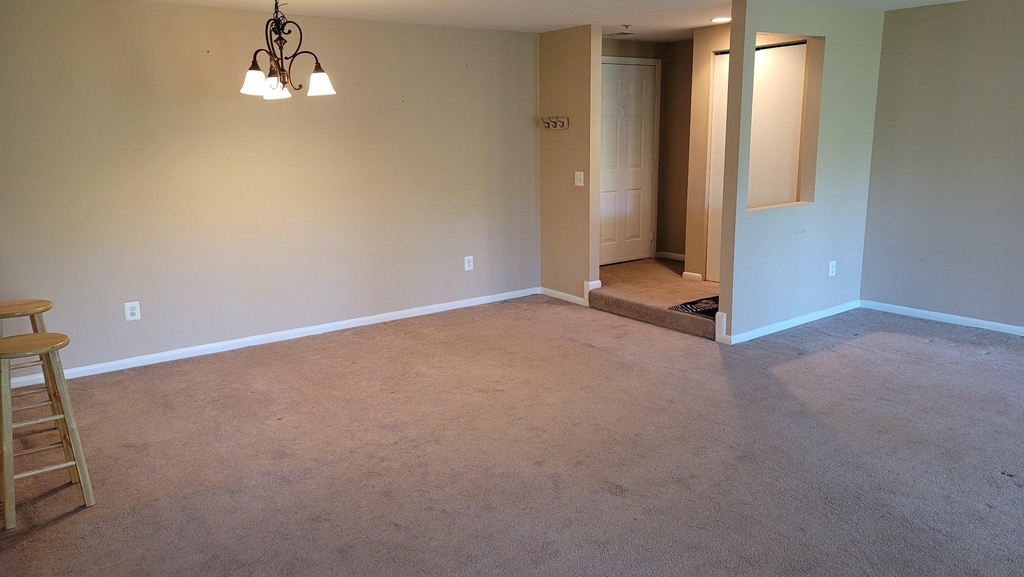 40 Hearthstone Court - Photo 2