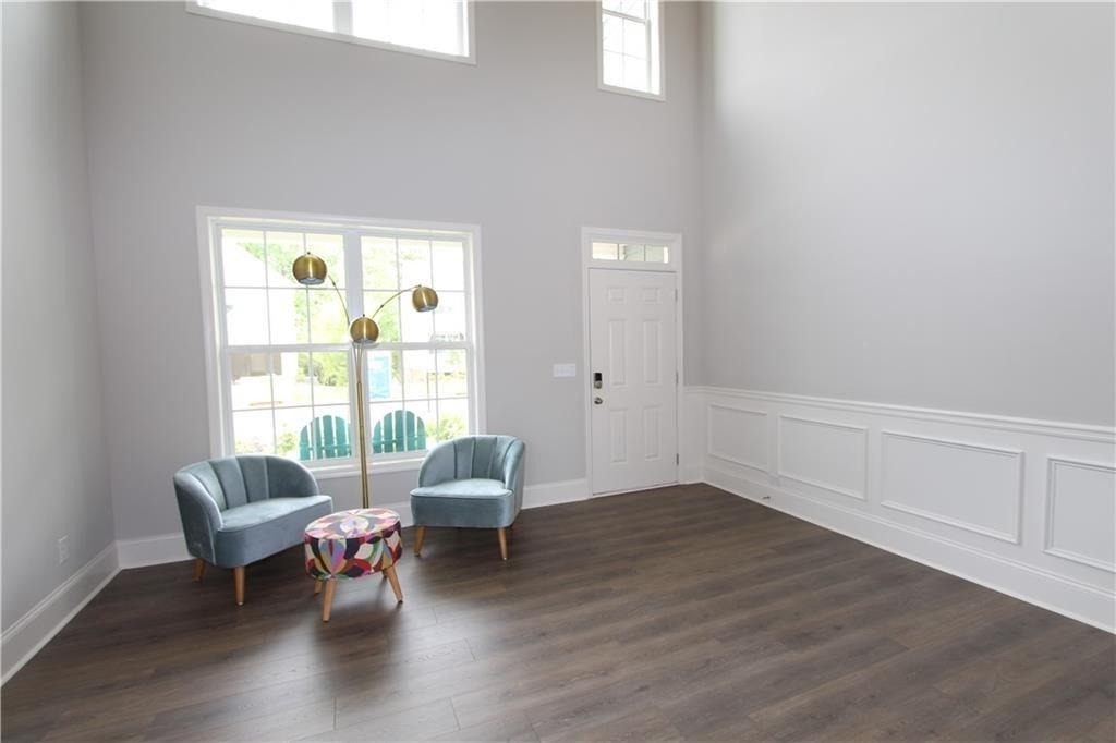 6870 Rambling - Photo 1
