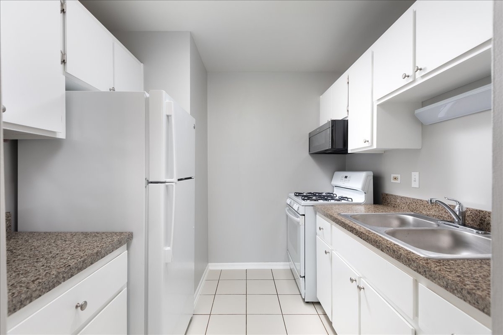 5740 East Avenue - Photo 2
