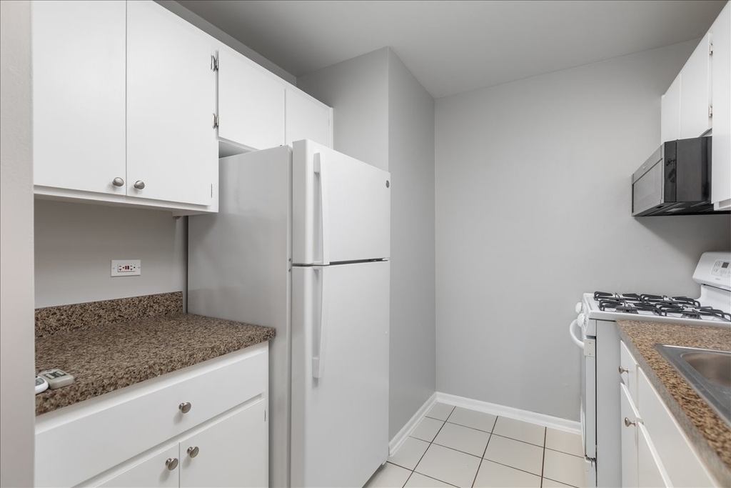 5740 East Avenue - Photo 3