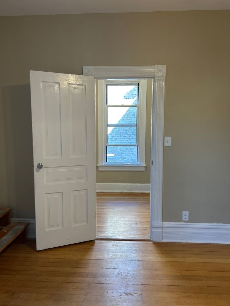 862 N Hermitage Avenue - Photo 7