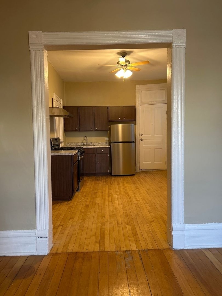 862 N Hermitage Avenue - Photo 4