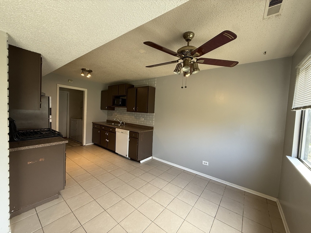 4564 Whitney Drive - Photo 4