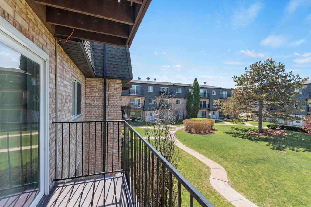 9446 Bay Colony Drive - Photo 12
