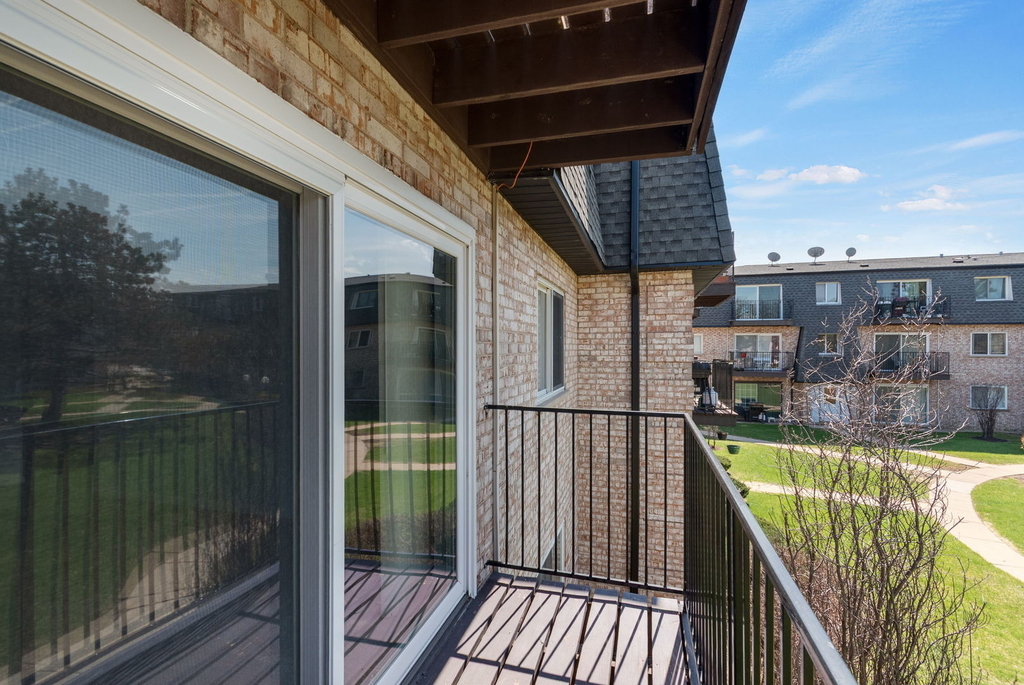 9446 Bay Colony Drive - Photo 11