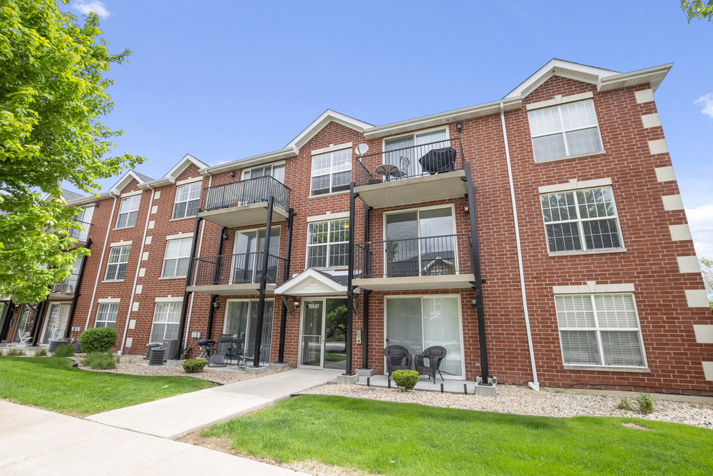 16641 S Liberty Circle - Photo 0