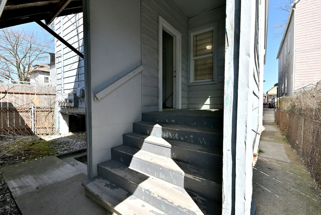 8602 S Muskegon Avenue - Photo 13