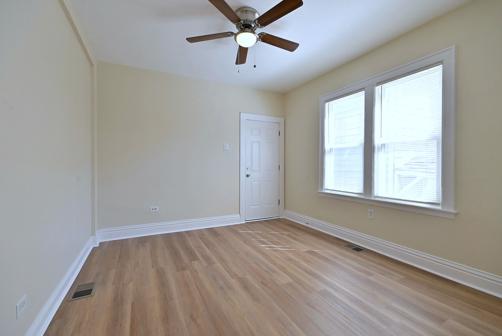 8602 S Muskegon Avenue - Photo 3