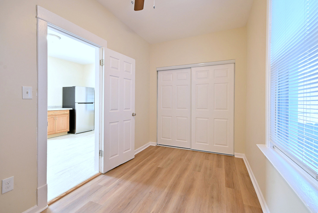 8602 S Muskegon Avenue - Photo 9