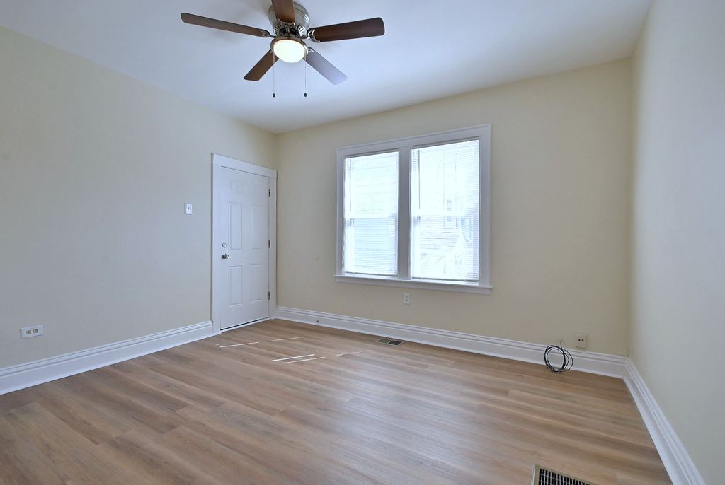 8602 S Muskegon Avenue - Photo 4