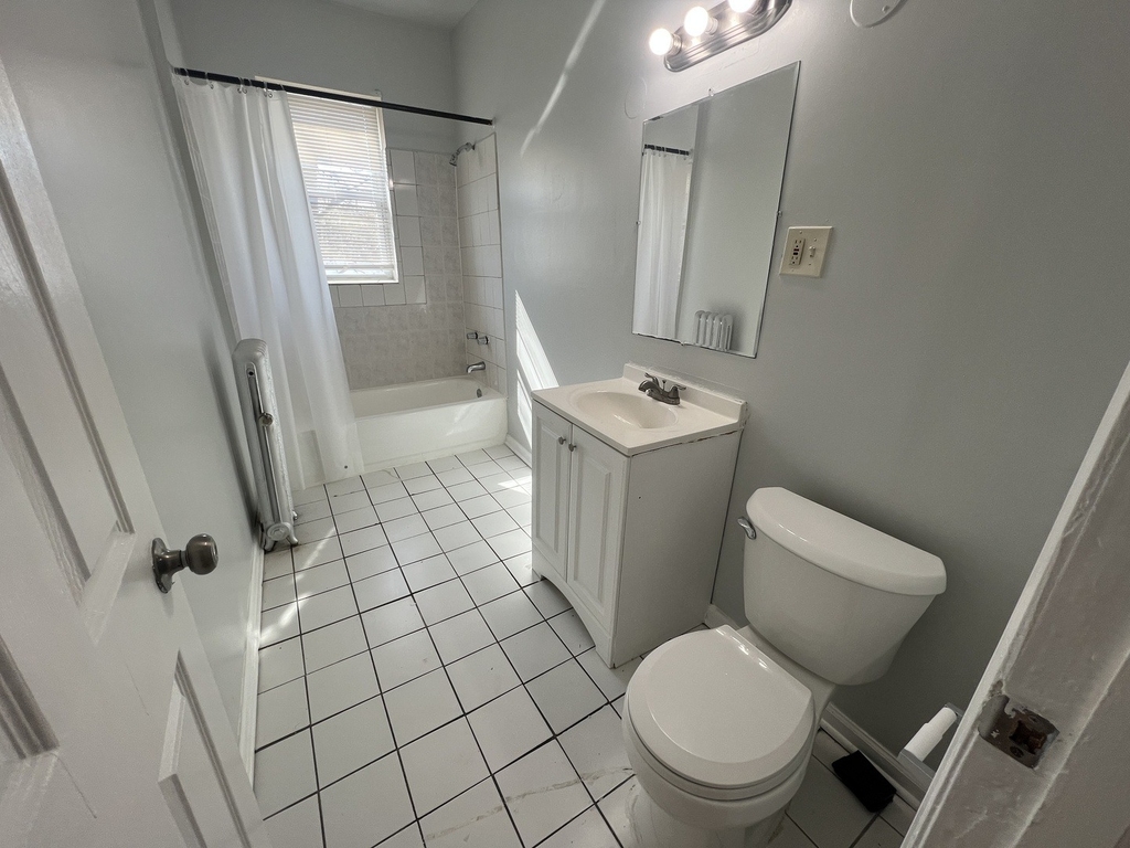 2047 E 68th Street - Photo 5