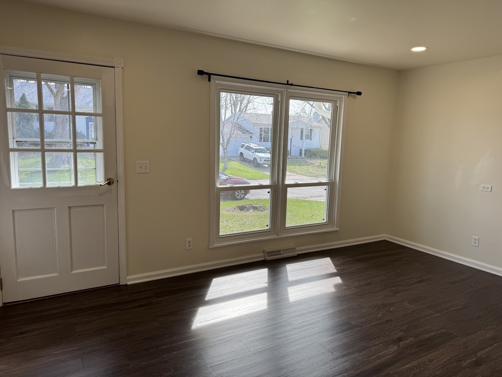 2319 Pinehurst Drive - Photo 2
