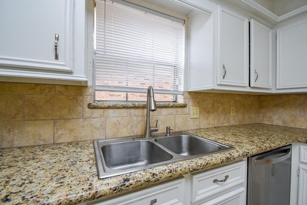 910 Shillington Drive - Photo 18