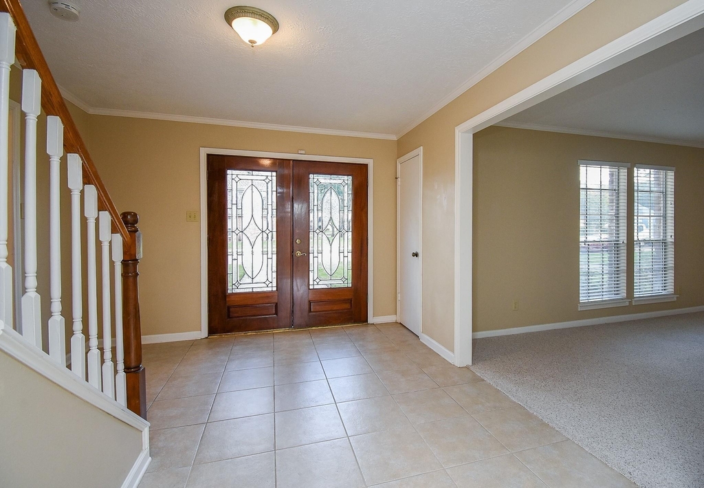910 Shillington Drive - Photo 3