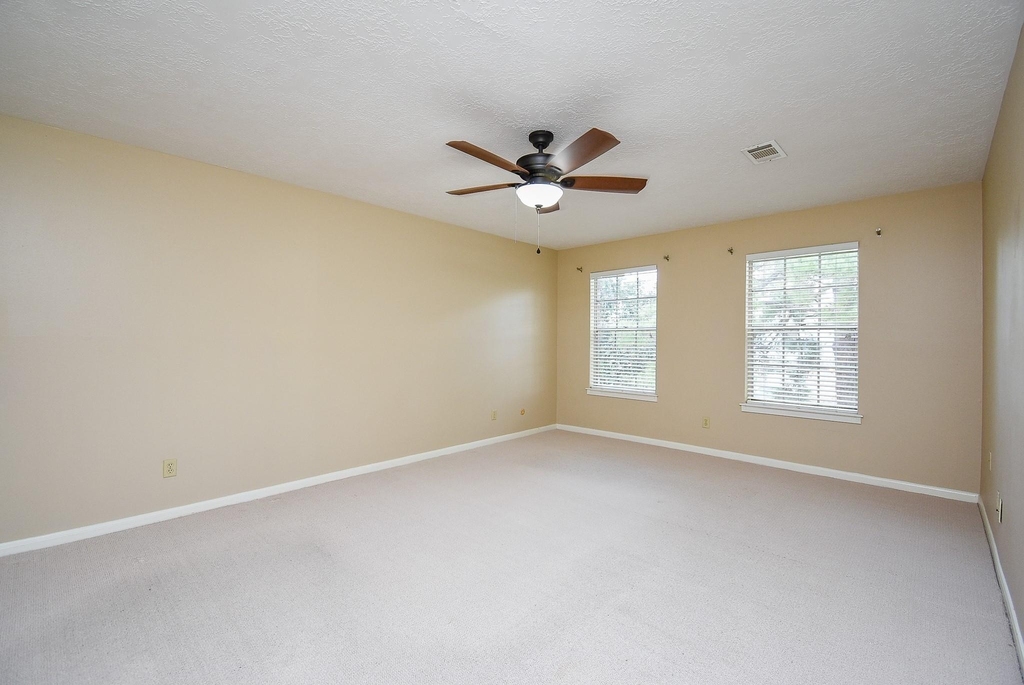 910 Shillington Drive - Photo 31