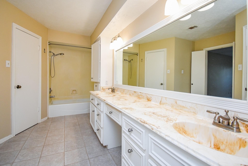 910 Shillington Drive - Photo 34