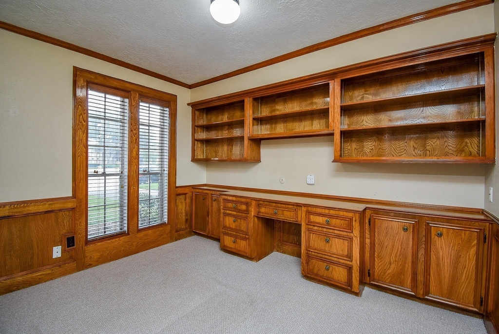 910 Shillington Drive - Photo 10