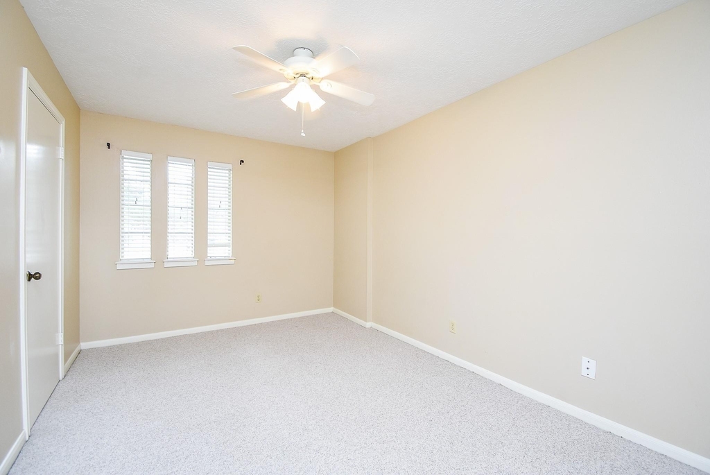 910 Shillington Drive - Photo 37