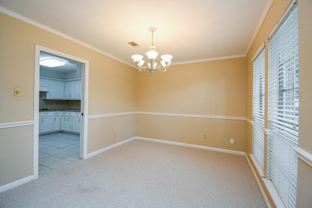 910 Shillington Drive - Photo 8