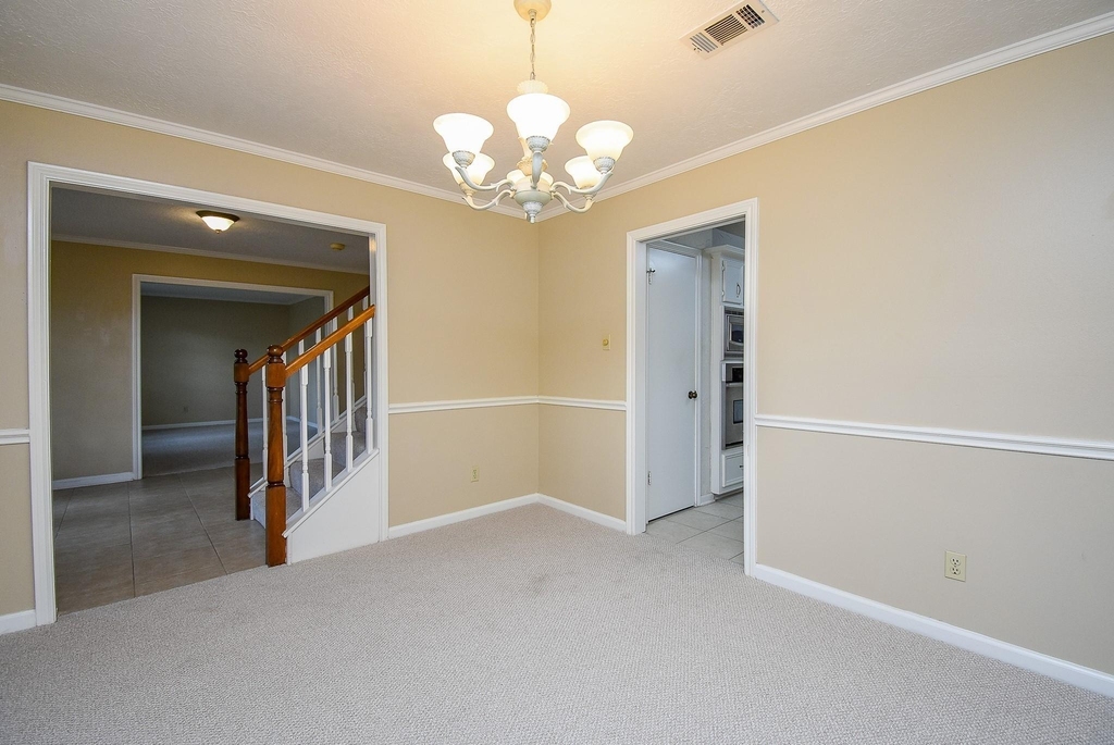 910 Shillington Drive - Photo 7