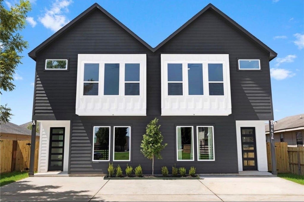 8414 Cannon Street - Photo 0