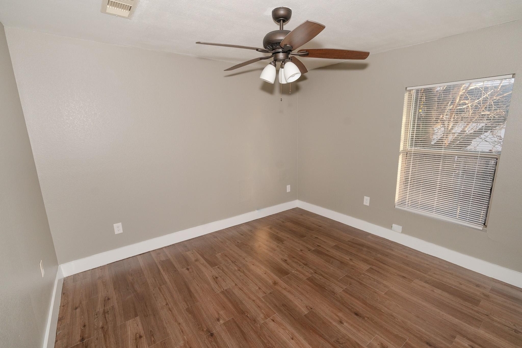 4826 Bristol Street - Photo 15