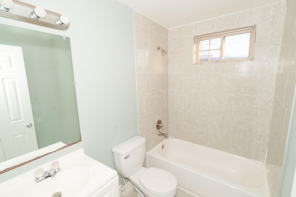 4826 Bristol Street - Photo 12