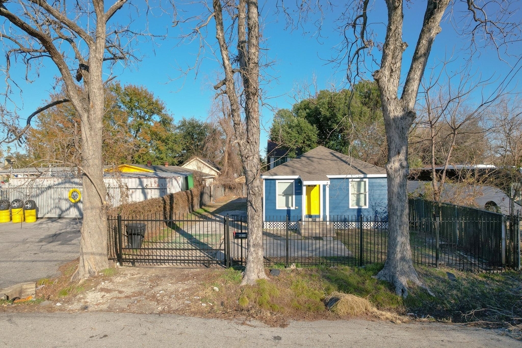 4826 Bristol Street - Photo 0
