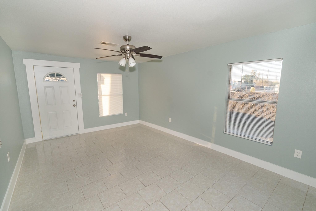 4826 Bristol Street - Photo 19