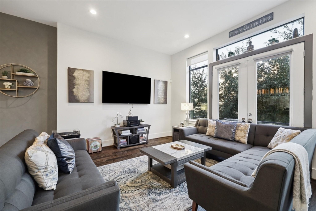 1717 Silver Street - Photo 7
