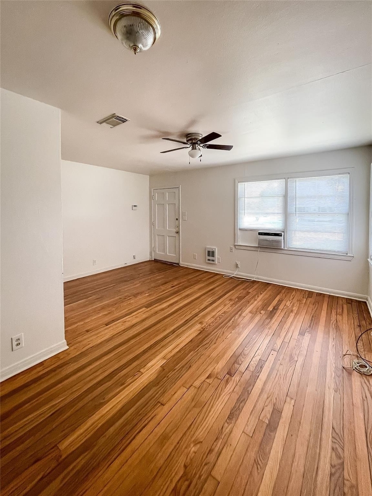 1241 Chevy Chase Street - Photo 2