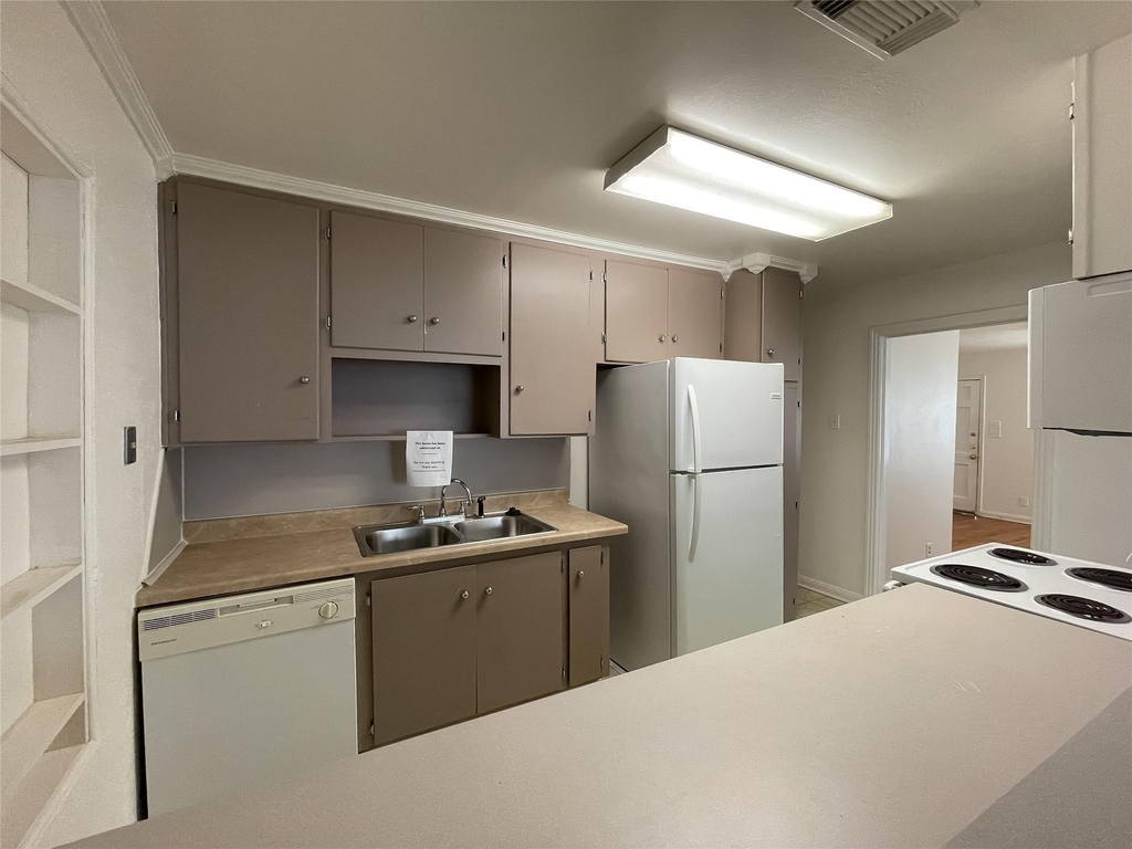1241 Chevy Chase Street - Photo 6