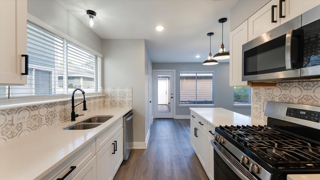 3819 W Traditions Court - Photo 11