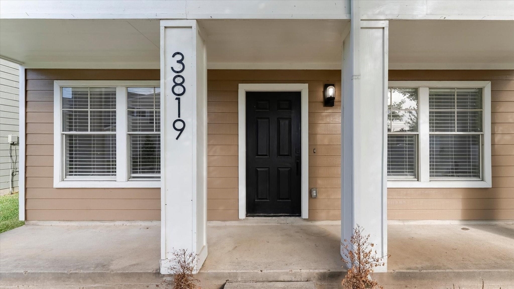3819 W Traditions Court - Photo 4