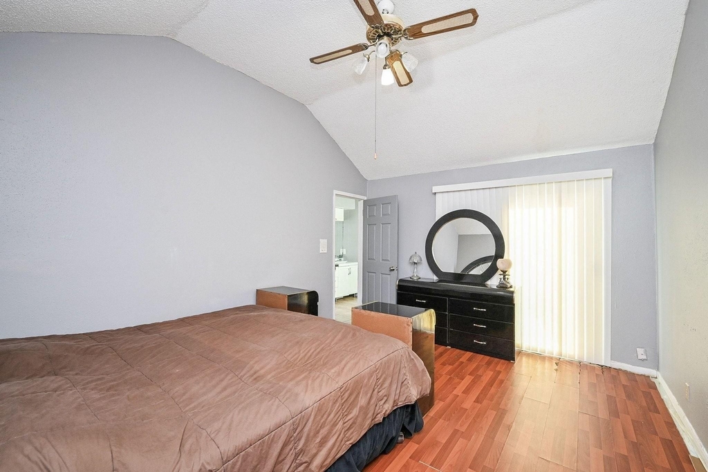 13102 Richmond Avenue - Photo 4