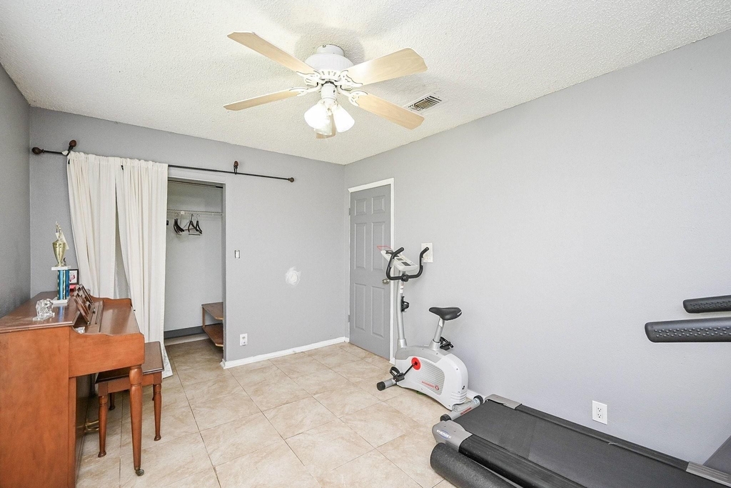 13102 Richmond Avenue - Photo 9