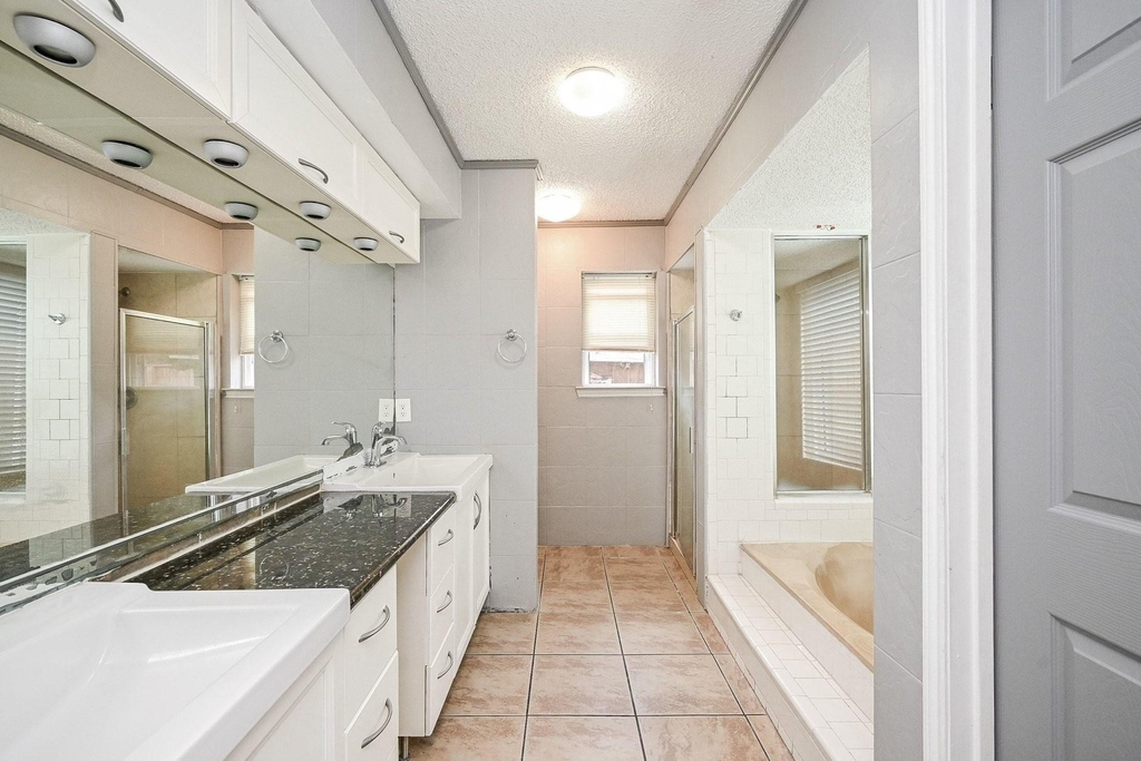 13102 Richmond Avenue - Photo 6