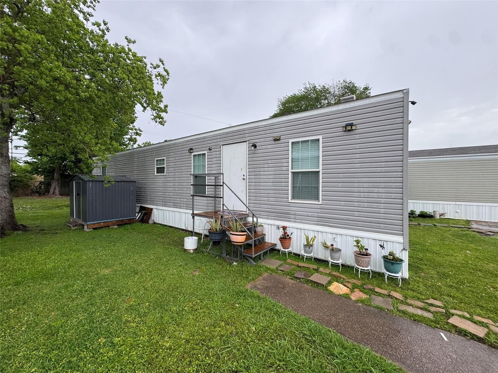 5100 Allen Genoa Road - Photo 0