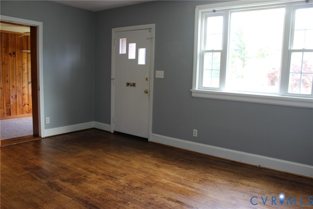 2300 Farrand Street - Photo 4