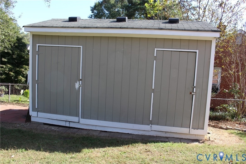 2300 Farrand Street - Photo 24
