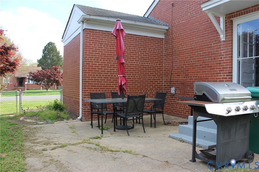 2300 Farrand Street - Photo 20