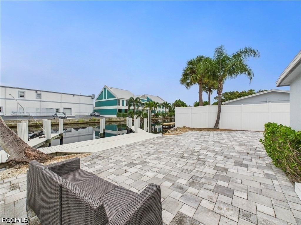 567 13th Street N - Photo 22