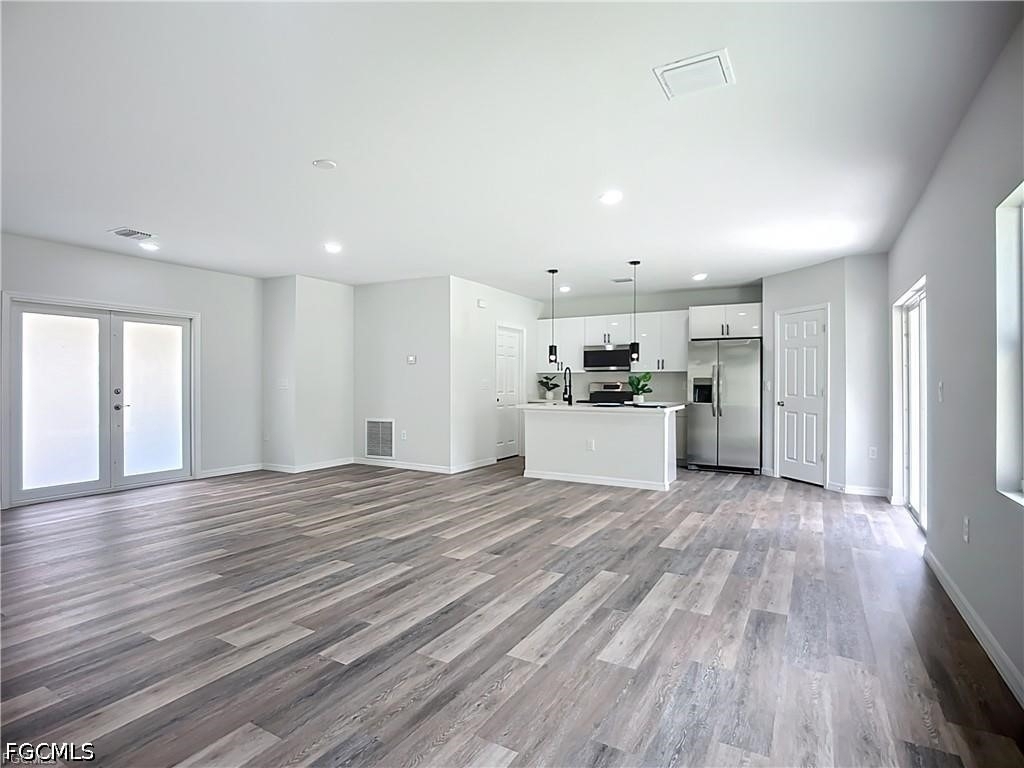 912 Anthony Street E - Photo 1