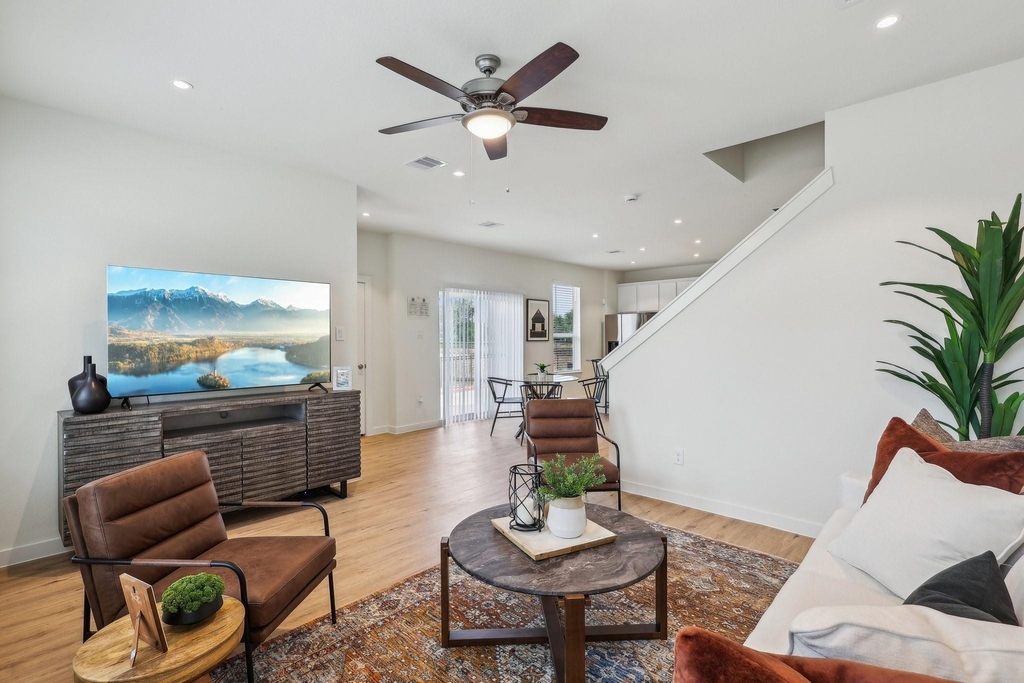 631 Canvas Ave - Photo 3