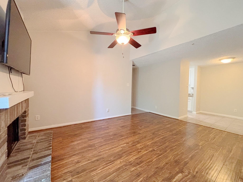 7900 N Stadium Drive - Photo 3