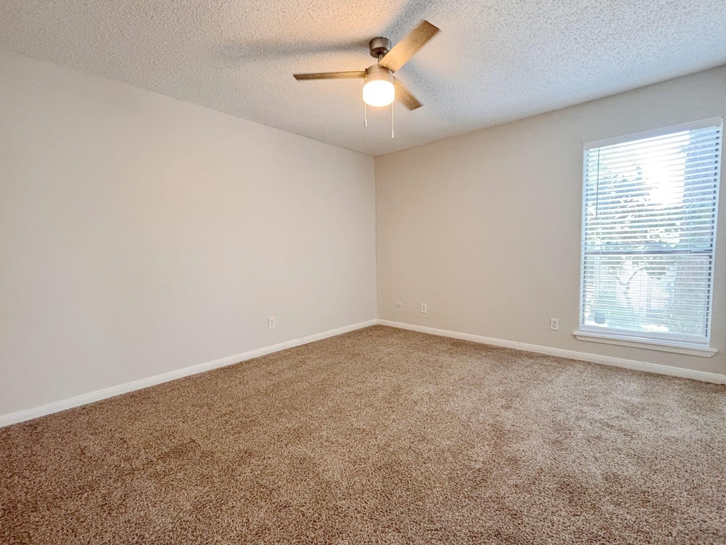 7900 N Stadium Drive - Photo 7