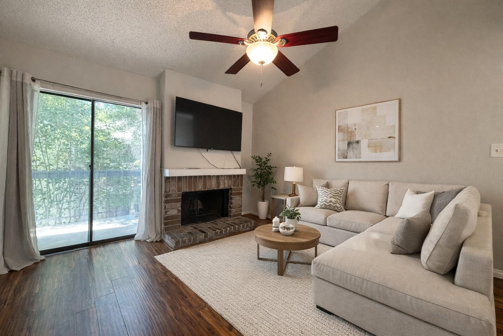 7900 N Stadium Drive - Photo 0
