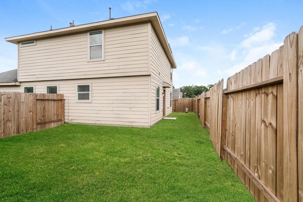 2410 High Island Way - Photo 1
