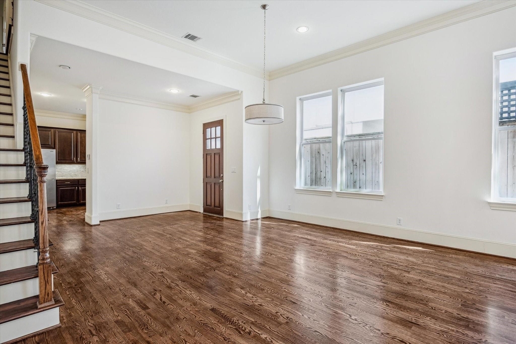 1407 Knox Street - Photo 6