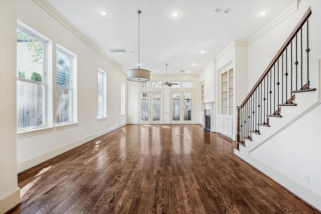 1407 Knox Street - Photo 3